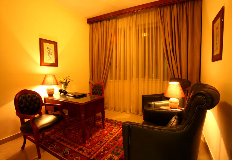Mourouj Hotel Apartments Абу Даби Екстериор снимка