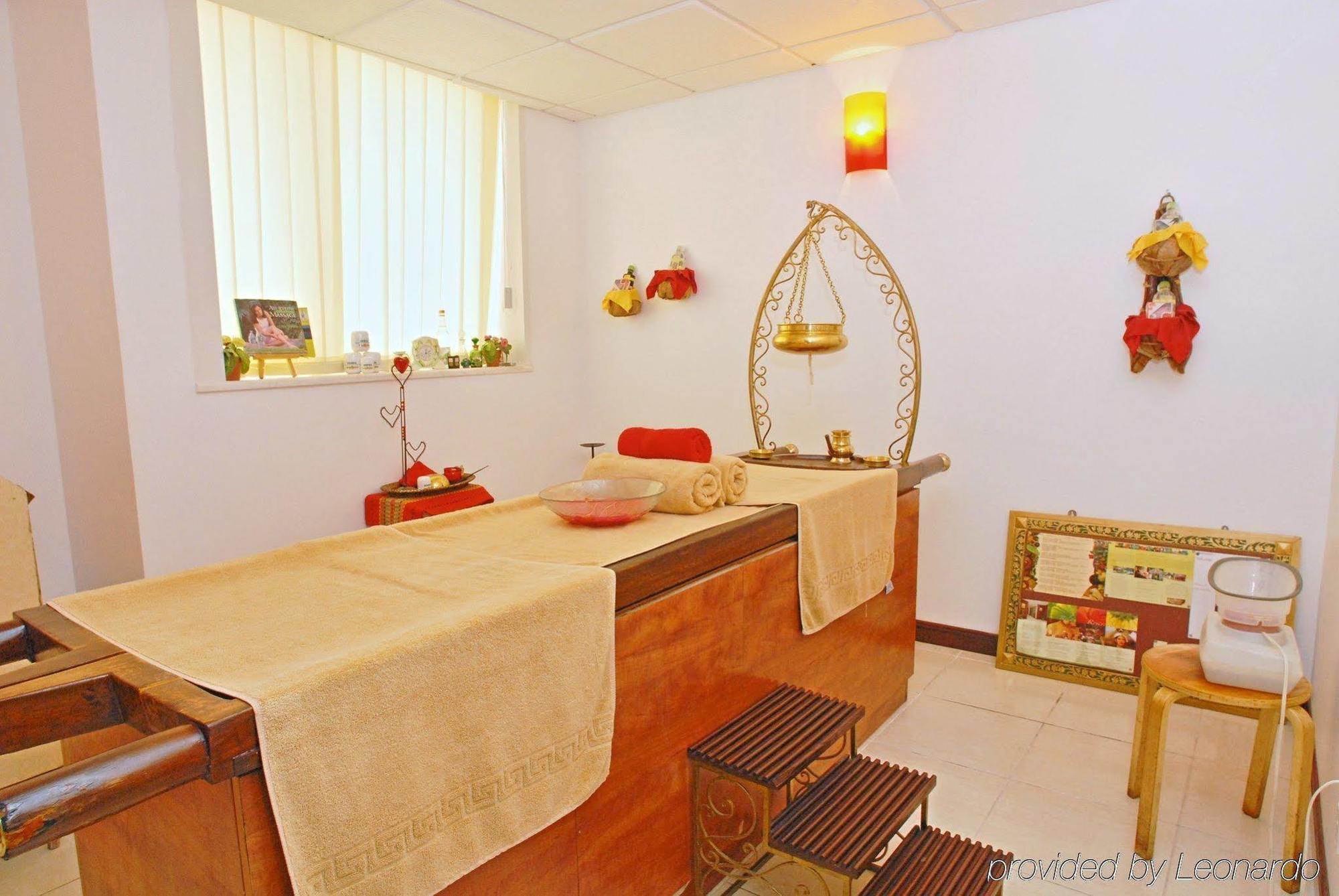 Mourouj Hotel Apartments Абу Даби Съоръжения снимка